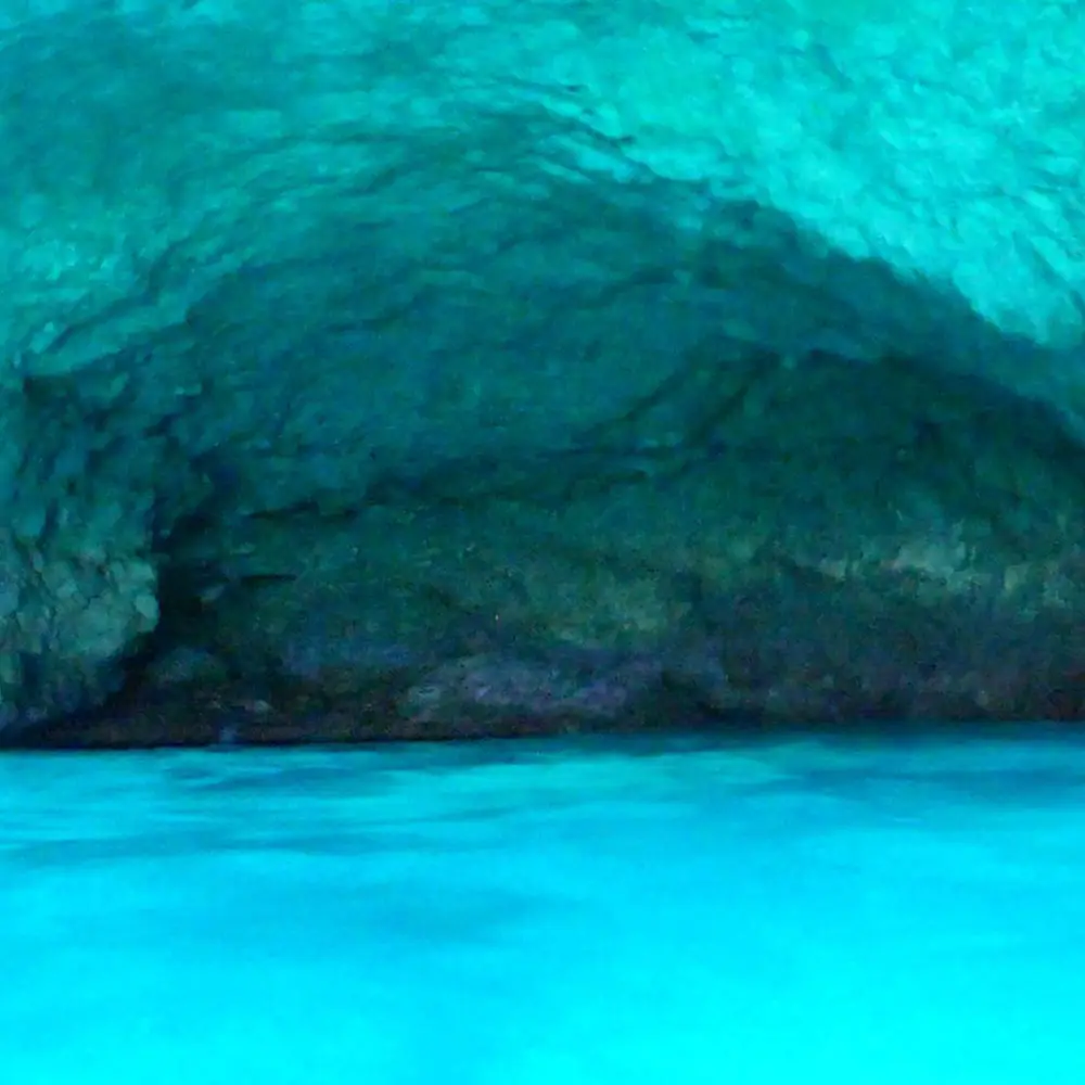 blue-room-cave